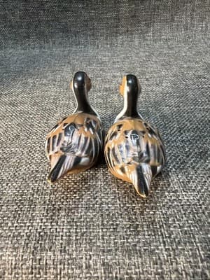Vintage Mallard Ducks Red Green Plastic Salt and Pepper Shaker Set w/ Stoppers - Thumbnail 5