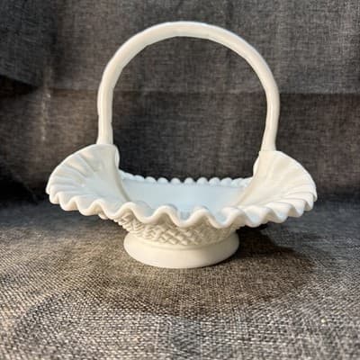 Large Oval Glass Fenton Fruit Basket Hobnail Handled Milk Glass Brides Flower - Thumbnail 7