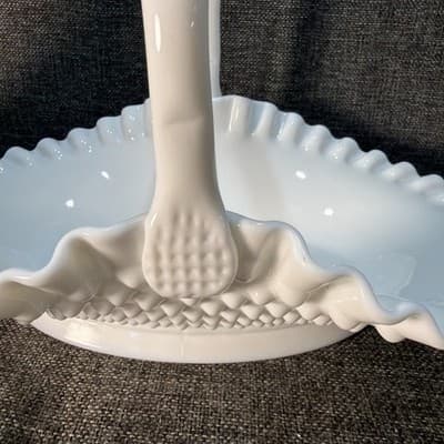 Large Oval Glass Fenton Fruit Basket Hobnail Handled Milk Glass Brides Flower - Thumbnail 10