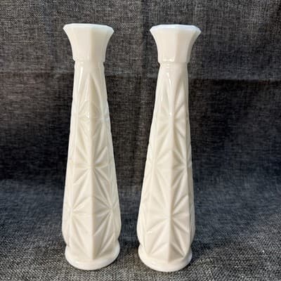 Set of 2 - Vintage MCM Hoosier White Milk Glass Bud Vase Starburst Pattern 9” - Thumbnail 8