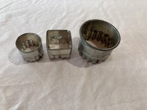 Vintage Metal Donut Cookie Biscuit Pastry Cutters Crimped Round Square Christmas - Thumbnail 3