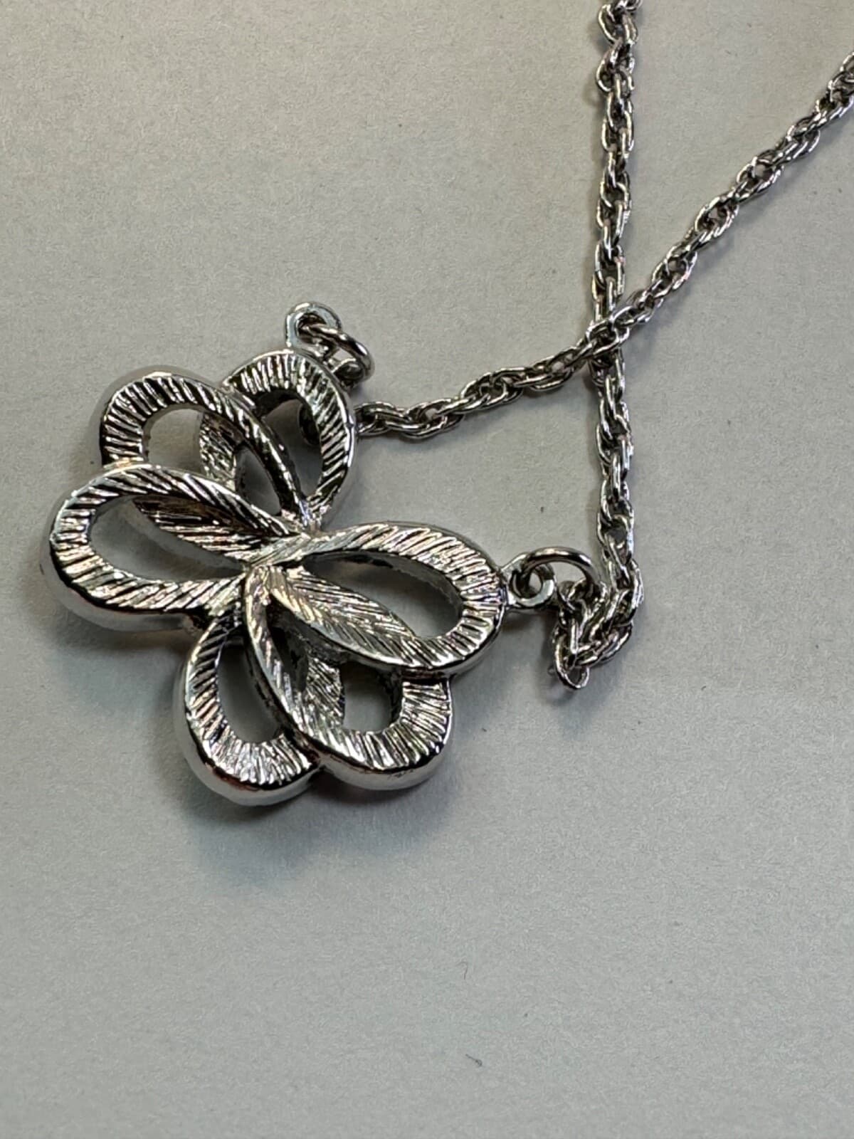 Vintage AVON Chain Necklace Bow Pendent Silver Tone 18” Jewelry - Thumbnail 3