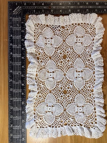 Vintage Doily Lot Of 2 Rectangular And Circle Beige Tan White Crochet - Thumbnail 2