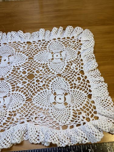 Vintage Doily Lot Of 2 Rectangular And Circle Beige Tan White Crochet - Thumbnail 6