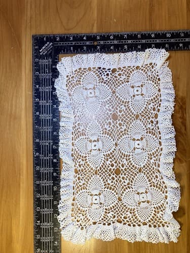 Vintage Doily Lot Of 2 Rectangular And Circle Beige Tan White Crochet - Thumbnail 9