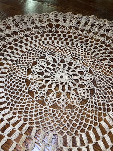 Vintage Doily Lot Of 2 Rectangular And Circle Beige Tan White Crochet - Thumbnail 18