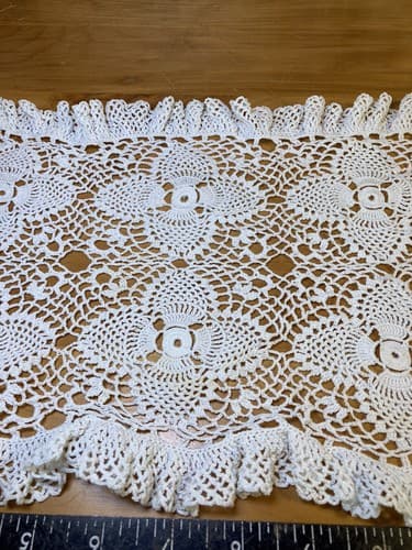 Vintage Doily Lot Of 2 Rectangular And Circle Beige Tan White Crochet - Thumbnail 7