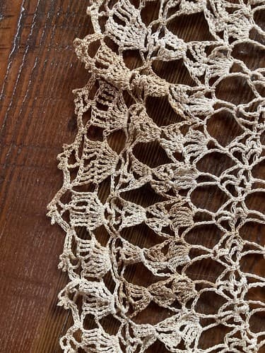 Vintage Doily Lot Of 2 Rectangular And Circle Beige Tan White Crochet - Thumbnail 15