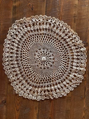 Vintage Doily Lot Of 2 Rectangular And Circle Beige Tan White Crochet - Thumbnail 13