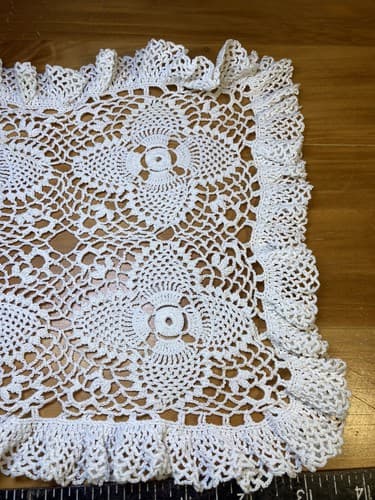 Vintage Doily Lot Of 2 Rectangular And Circle Beige Tan White Crochet - Thumbnail 10