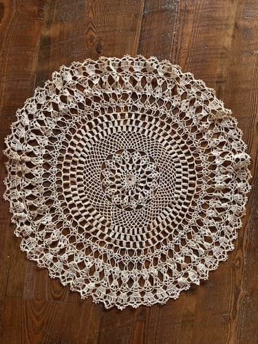 Vintage Doily Lot Of 2 Rectangular And Circle Beige Tan White Crochet - Thumbnail 14