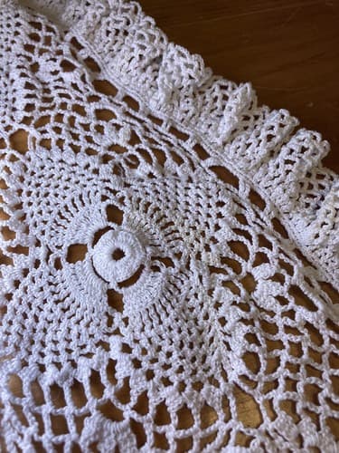 Vintage Doily Lot Of 2 Rectangular And Circle Beige Tan White Crochet - Thumbnail 11