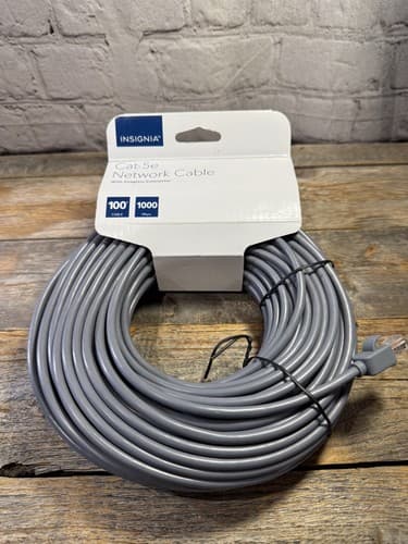 Cat-5e Network Cable 100 ft 1000 mbps Insignia brand New Snagless Connector