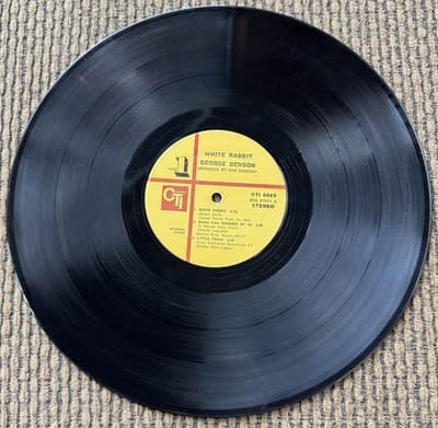 Lot Of 2 George Benson Vinyl LP Records - White Rabbit - Bad Benson - Thumbnail 20
