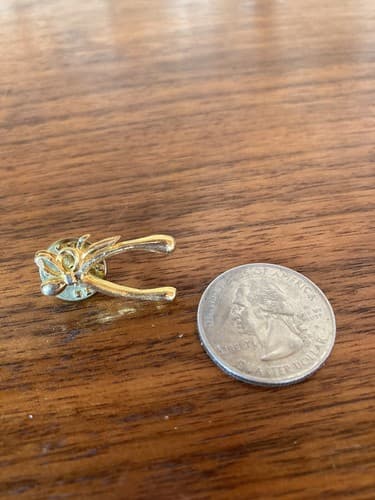Wishbone Ribbon Bow Make a Wish Gold tone Lapel Pin Pinback american airlines - Thumbnail 2