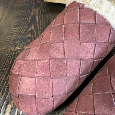 CUSHIONAIRE Cliché Genuine Suede Woven Mule Slippers Women 9M - Indoor Outdoor - Thumbnail 3