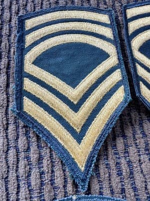 Lot Of 4 Vintage, WWII, United States Sergeant Army Patches-Original-Great Shape - Thumbnail 2