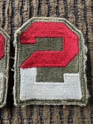 VINTAGE LOT OF 2, US ARMY, 2ND ARMY PATCHES, WWII - ORIGINAL - GREAT SHAPE! - Thumbnail 3