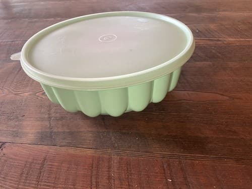 Vintage Tupperware 3 Piece Cold Jello Mold Green Retro Mid Century 1202-5 - Thumbnail 2