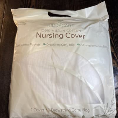 Kiddycare Muslin Nursing Cover – Lightweight Breastfeeding Shawl Cream