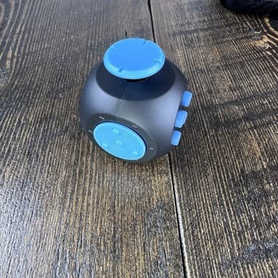 theFube Fidget Cube, 6-Sided Stress Relief Infinity for Adults Kids Black Blue - Thumbnail 4