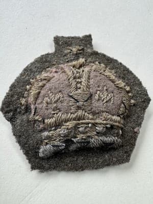 VINTAGE, WWII, BRITISH ARMY WARRANT OFFICER CROWN BADGE PATCH, FELT - ORIGINAL - Thumbnail 2