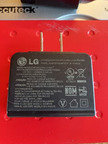 LOT OF 2 LG STA-U17WT And STA-U17WR USB Travel Charger Power Adapter Brick - Thumbnail 6