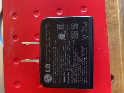 LOT OF 2 LG STA-U17WT And STA-U17WR USB Travel Charger Power Adapter Brick - Thumbnail 5