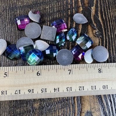 LOT Assorted Size Acrylic Faceted Gems Jewels Rhinestones -Faux - Flat Back - Thumbnail 13