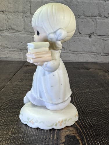 Precious Moments Growing in Grace Age 5 Birthday Gift Blonde Girl Books 136247 - Thumbnail 3