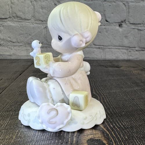 Precious Moments Growing in Grace Age 2 Birthday Gift Blonde Girl 136212 - Thumbnail 2