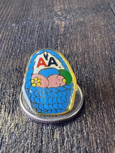 American Airlines Easter Hat Lapel Tie Pin Basket Eggs Holiday Vintage - Thumbnail 2