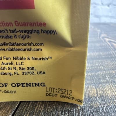 Nibble & Nourish Salmon Fish Bites Freeze Dried Raw Treats Dogs & Cats - Thumbnail 8