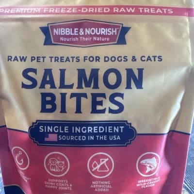Nibble & Nourish Salmon Fish Bites Freeze Dried Raw Treats Dogs & Cats - Thumbnail 2