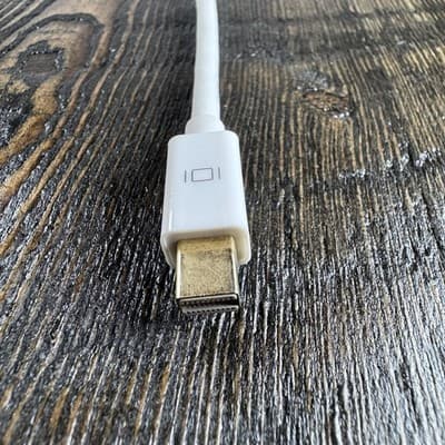 Mokin Mini Display Port To VGA Adapter Mac Pro White 8.5” - Thumbnail 6
