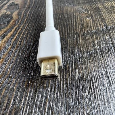Mokin Mini Display Port To VGA Adapter Mac Pro White 8.5” - Thumbnail 7