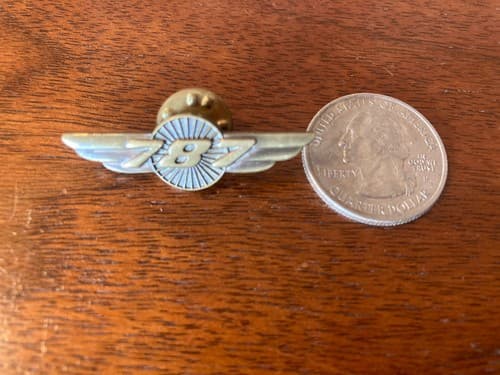 Boeing 787 Wings lapel hat Pin Airplane Souvenir bronze Pilot Flight Attendant - Thumbnail 2