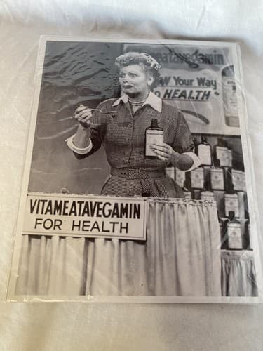 I LOVE LUCY 8X10 PHOTO TV PICTURE LUCILLE BALL VITAMEATAVEGAMIN Fuji photoPaper - Thumbnail 5