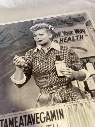 I LOVE LUCY 8X10 PHOTO TV PICTURE LUCILLE BALL VITAMEATAVEGAMIN Fuji photoPaper - Thumbnail 2