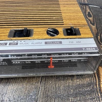 VTG General Electric AM-FM Digital Clock Radio Model 7-4624A Works - Wood Look - Thumbnail 4