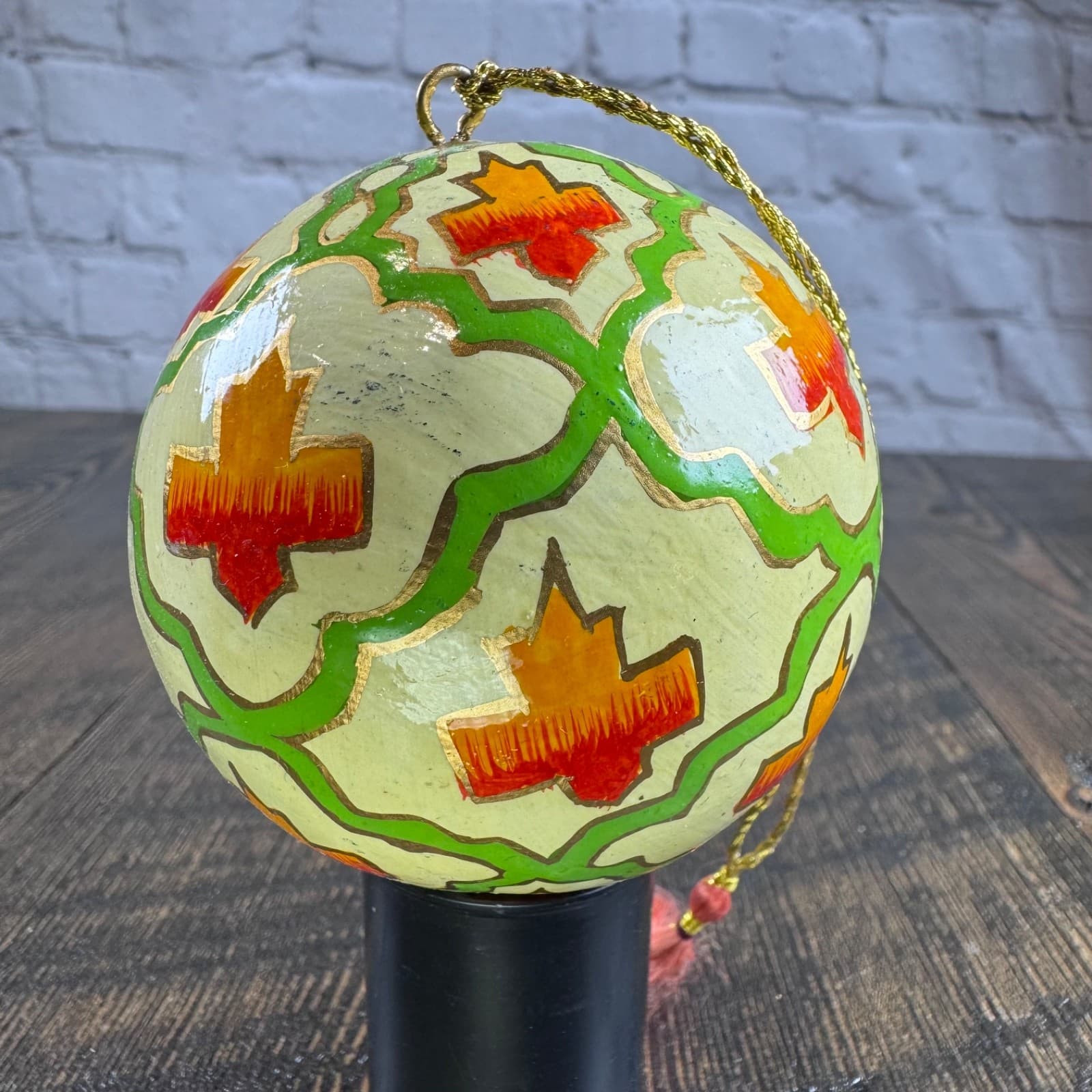 Set of 2 VTG Christmas Holiday Ornament Globe Ball Hand Painted - Thumbnail 6