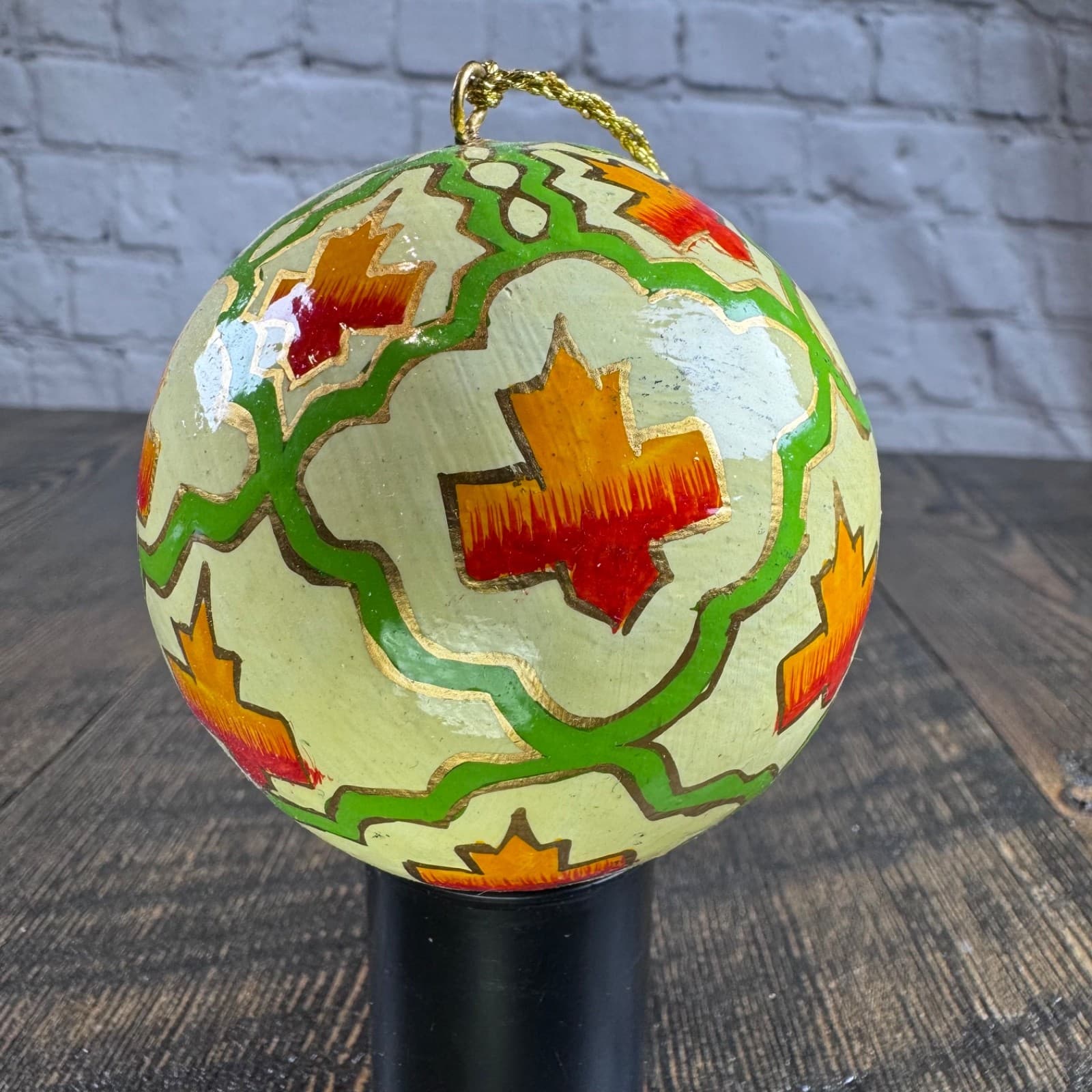 Set of 2 VTG Christmas Holiday Ornament Globe Ball Hand Painted - Thumbnail 7