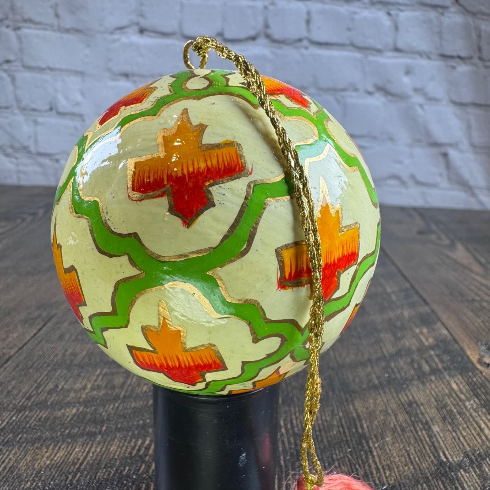 Set of 2 VTG Christmas Holiday Ornament Globe Ball Hand Painted - Thumbnail 5
