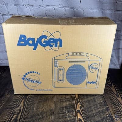 VTG BayGen Freeplay FM MW SW Radio Windup Self Winding WORKS Trevor Bayliss - Thumbnail 15