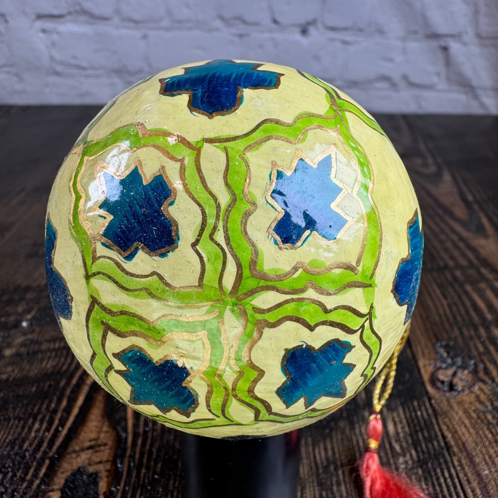 Set of 2 VTG Christmas Holiday Ornament Globe Ball Hand Painted - Thumbnail 11