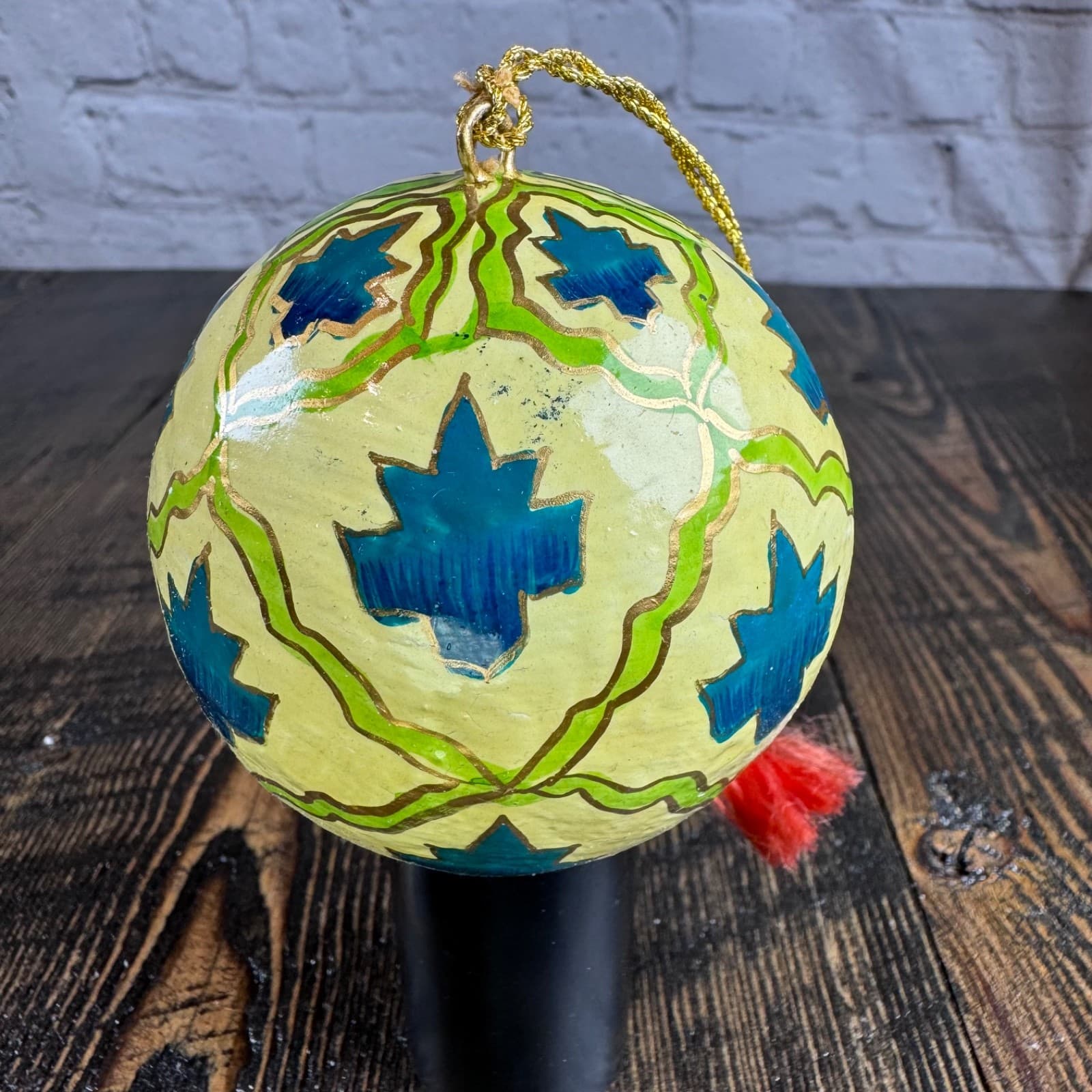Set of 2 VTG Christmas Holiday Ornament Globe Ball Hand Painted - Thumbnail 14