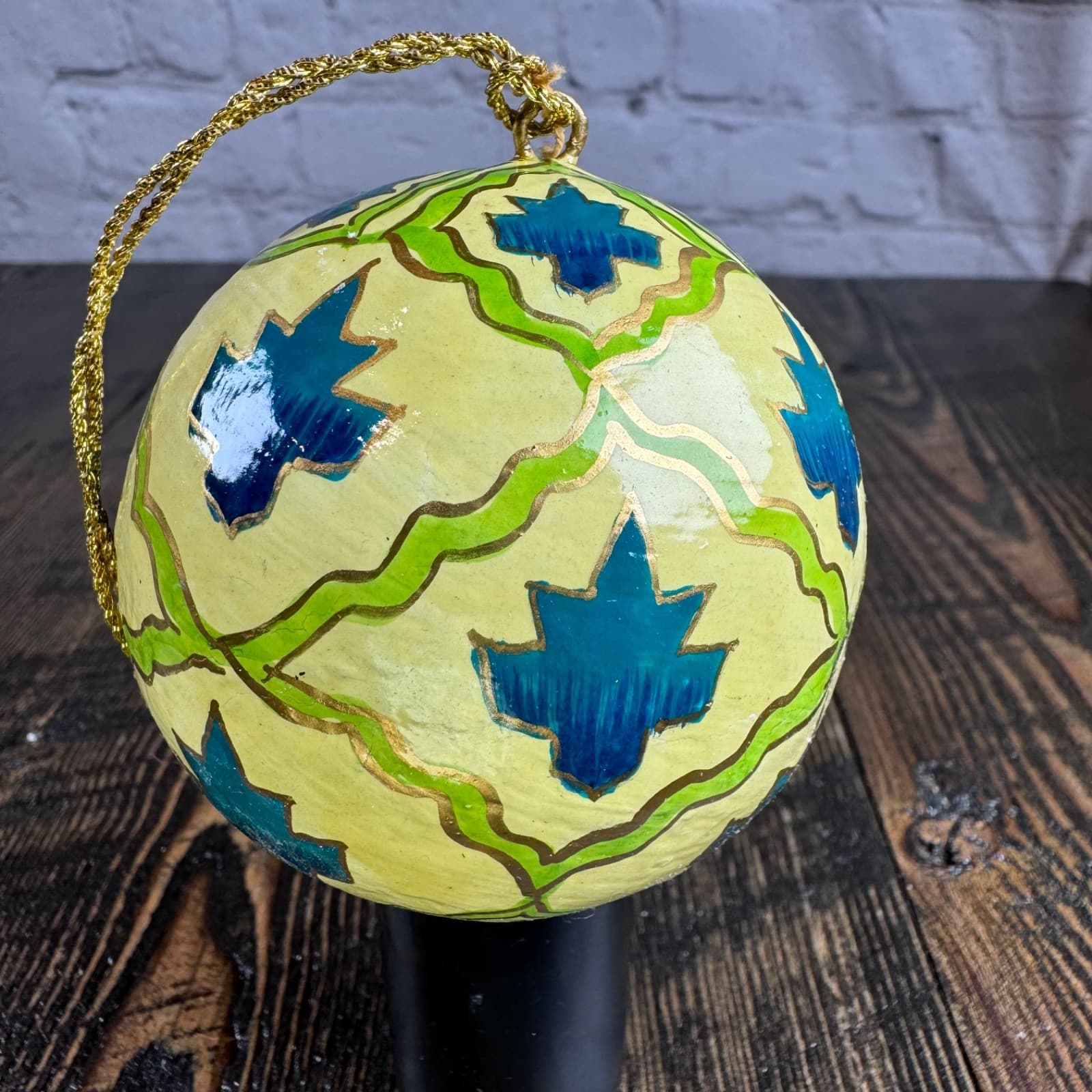 Set of 2 VTG Christmas Holiday Ornament Globe Ball Hand Painted - Thumbnail 12