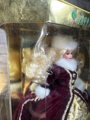 1996 Happy Holidays Special Edition Barbie NIB Winter Dress Purple Eyes Blonde - Thumbnail 9