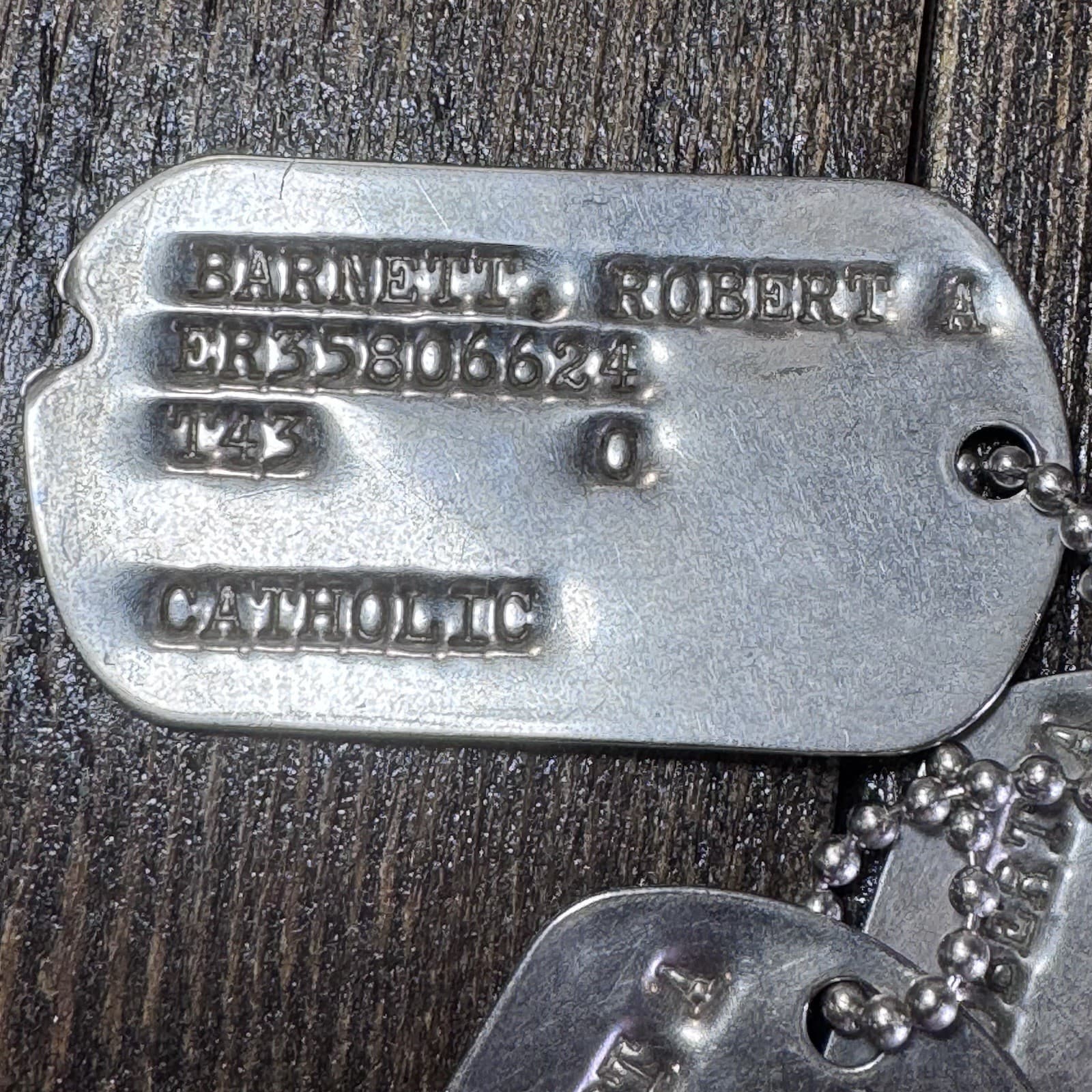 Set Of 4 WWII US Catholic Robert A Barnett soldier ID dog tags Military Notched - Thumbnail 4