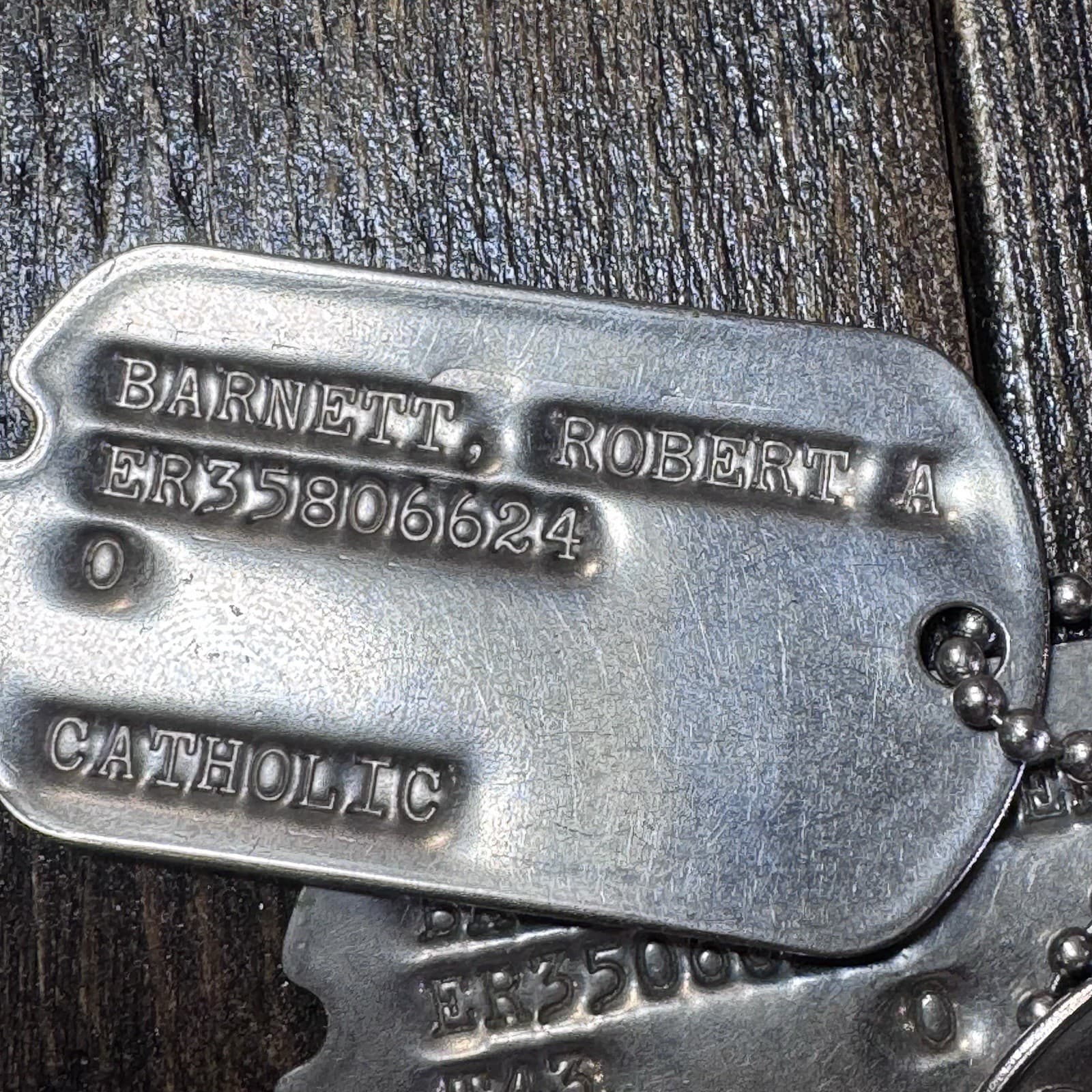 Set Of 4 WWII US Catholic Robert A Barnett soldier ID dog tags Military Notched - Thumbnail 6